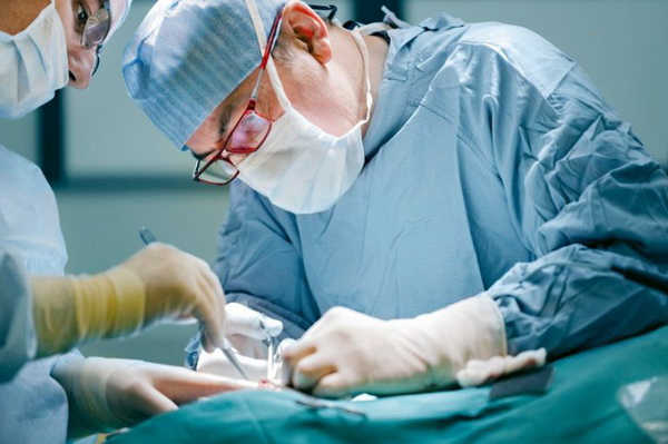 Điều trị viêm bao quy đầu bằng tiểu phẫu