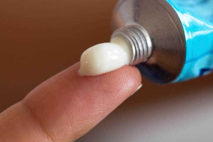 Ngứa mu vùng kín bôi thuốc gì hiệu quả và an toàn
