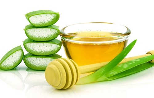 Cải thiện vùng kín thâm đen với nha đam và mật ong